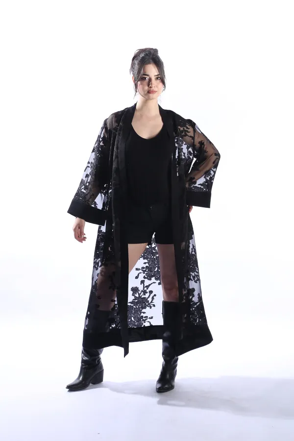 AISHA Model Uzun Çiçek Desenli Transparan Siyah Kimono Üst
