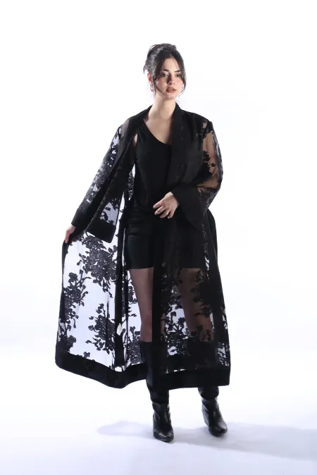 AISHA Model Uzun Çiçek Desenli Transparan Siyah Kimono Üst
