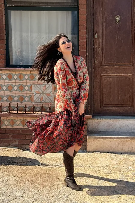 GIPSY ORANGE Model Çiçek Desenli Yaka ve Eteği Fırfırlı Uzun Kimono Elbise