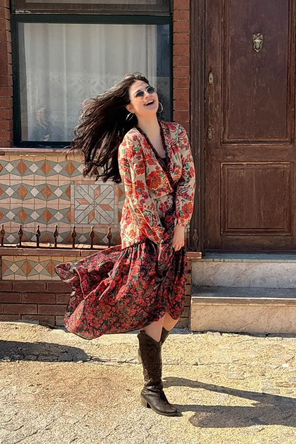 GIPSY ORANGE Model Çiçek Desenli Yaka ve Eteği Fırfırlı Uzun Kimono Elbise
