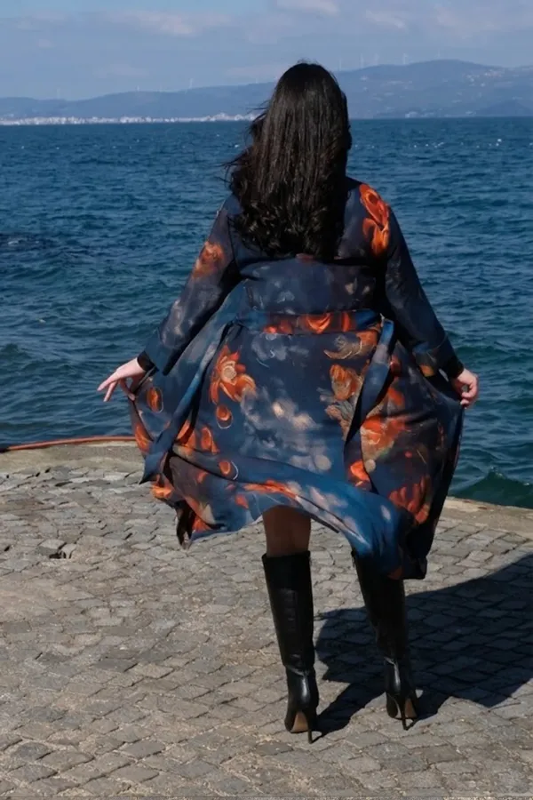 ZAHRA Model Uzun Çiçek Baskılı Kimono Üst